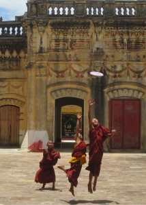 Frisbee Monks Burma 1